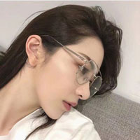 須葉彤