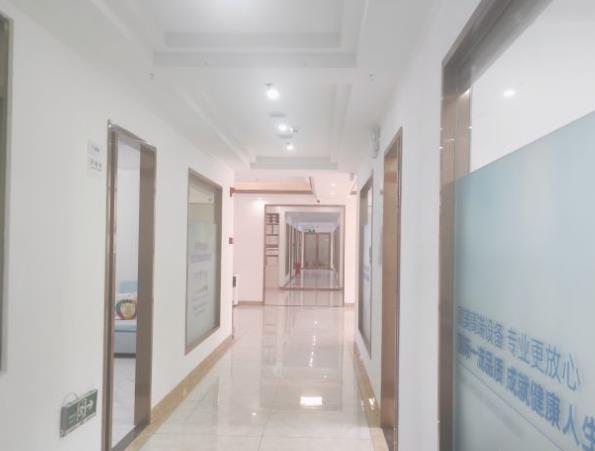珠海承隆口腔門(mén)診走廊