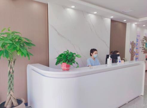 沈陽奧樂口腔門診部（朗月店）前臺(tái)