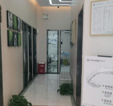 深圳鼎冠口腔門診部（八卦嶺店）走廊