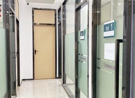 上海雅冠林口腔門診部走廊