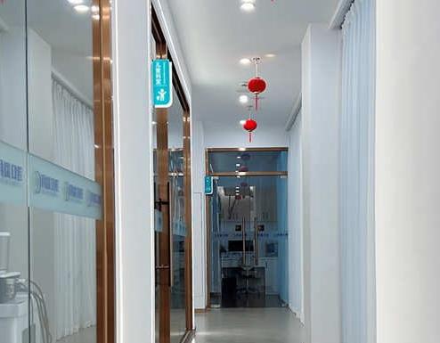 廈門(mén)海滄拜瑞口腔門(mén)診部走廊