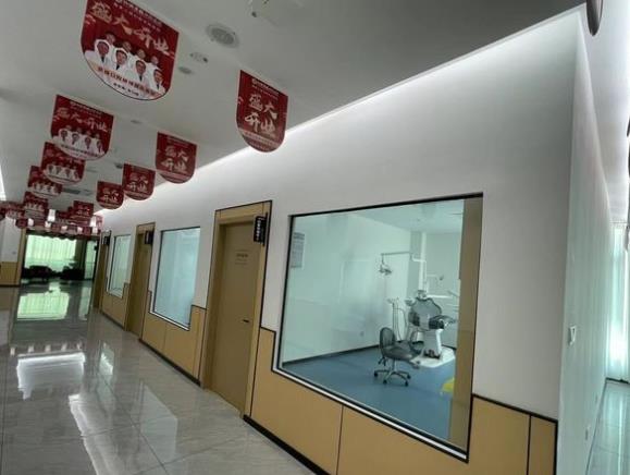 仙游京?？谇会t(yī)院走廊