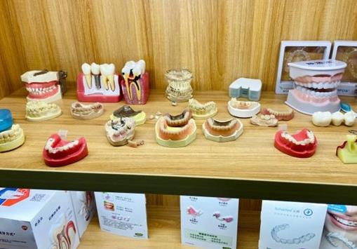 上海伯根口腔門診部展示臺