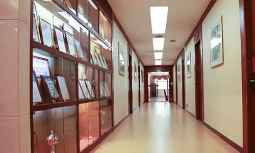 深圳愛(ài)康健口腔醫(yī)院走廊