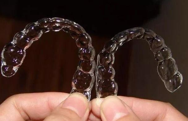 上海牙齒整形口碑佳的醫(yī)院大公開！技術靠譜，價格實惠，看牙首選！